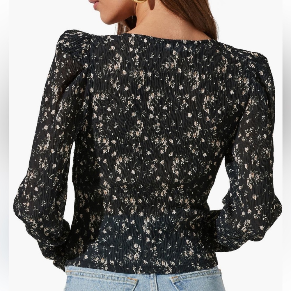 ASTR The Label Twist Front Top - Picture 3 of 7